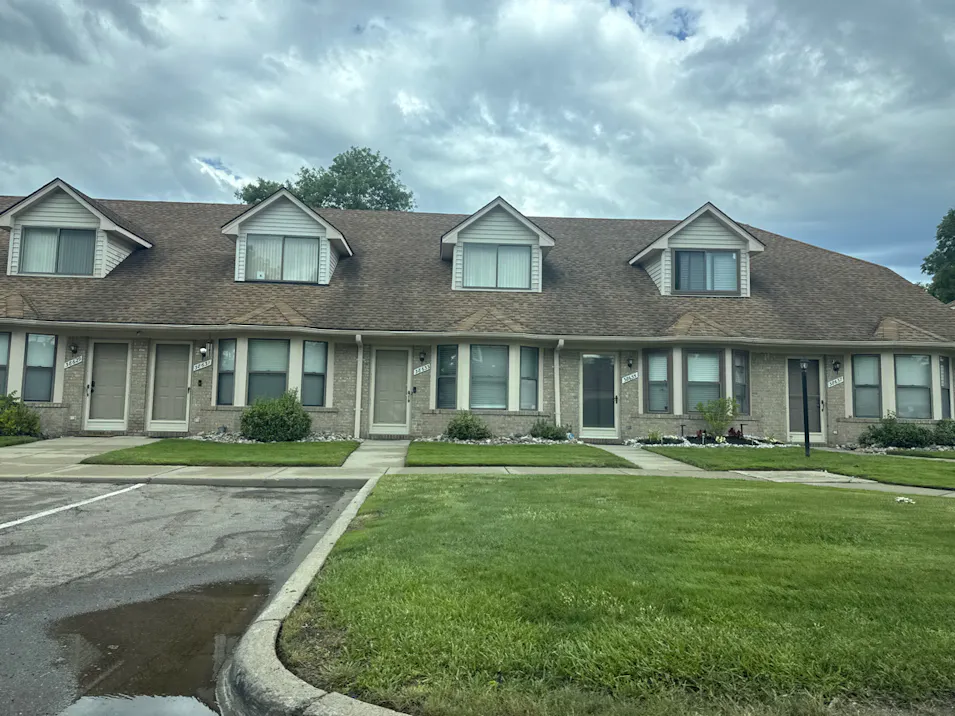 38633 Wellington Dr Bldg 66 Clinton Township, MI 48036, Macomb County