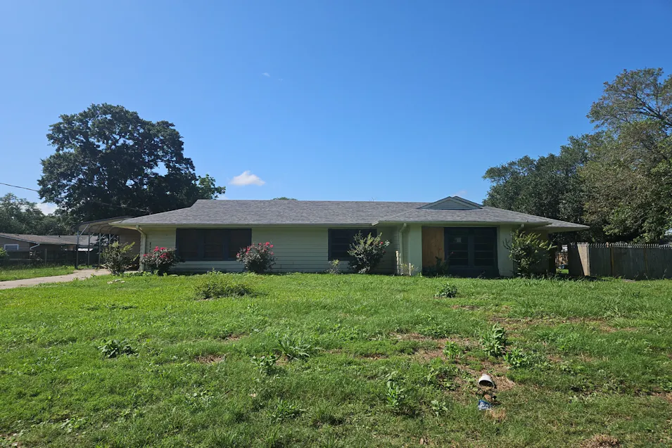 304w 14th St Crowley, LA 70526, Acadia Parish County