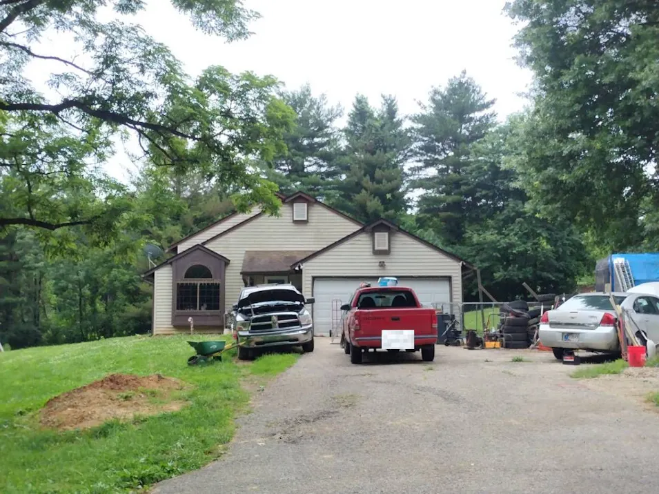 214 Miami Dr Bedford, IN 47421-7641, Lawrence County