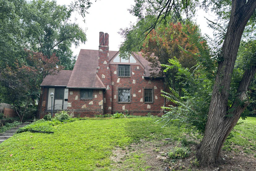 6712 Linden Rd