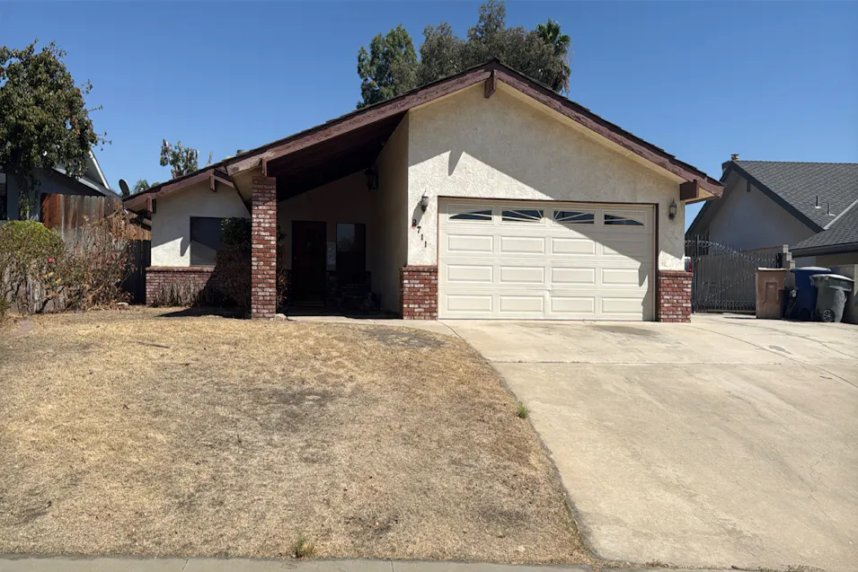 2711 Fountain Drive Bakersfield, CA 93306, Kern County