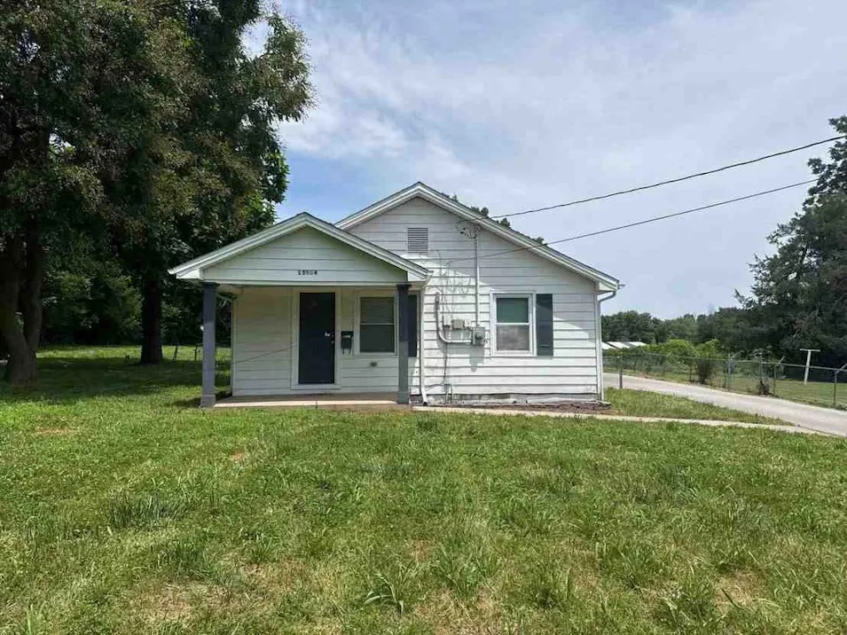 15904 E T C Lea Rd Independence, MO 64050, Jackson County