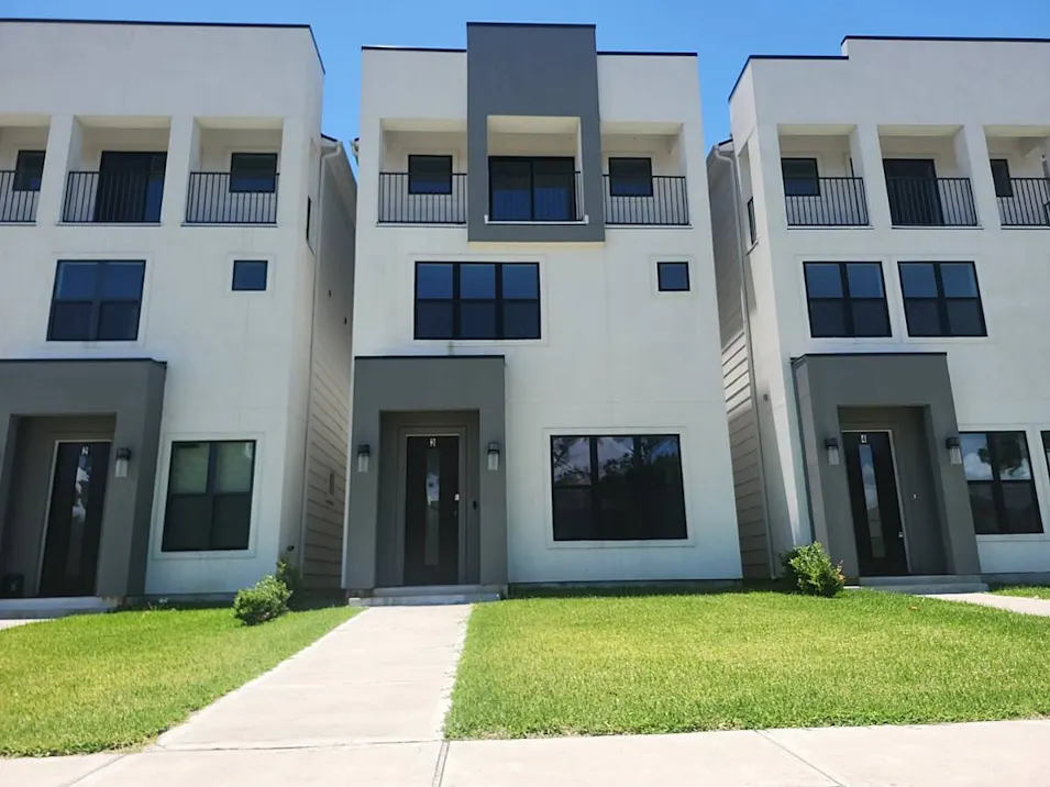 15000 South Richmond Avenue Unit 3 Houston, TX 77082, Harris County