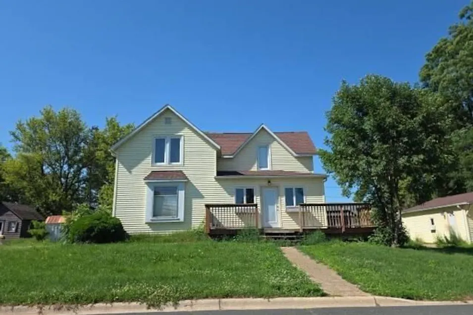 418 1st St NW Hayfield, MN 55940, Dodge County