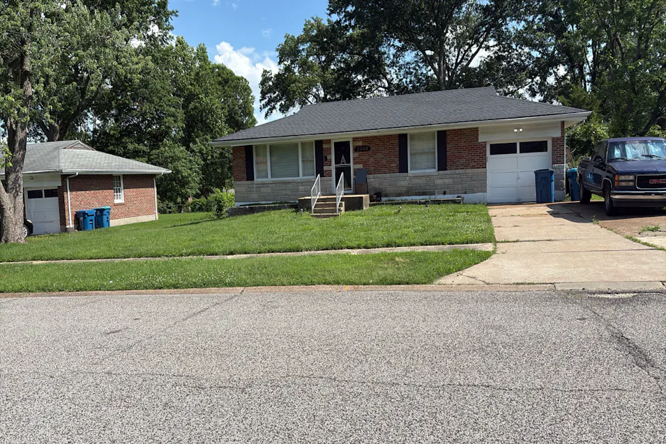 1306 Fargo Dr Saint Louis, MO 63135, St. Louis County