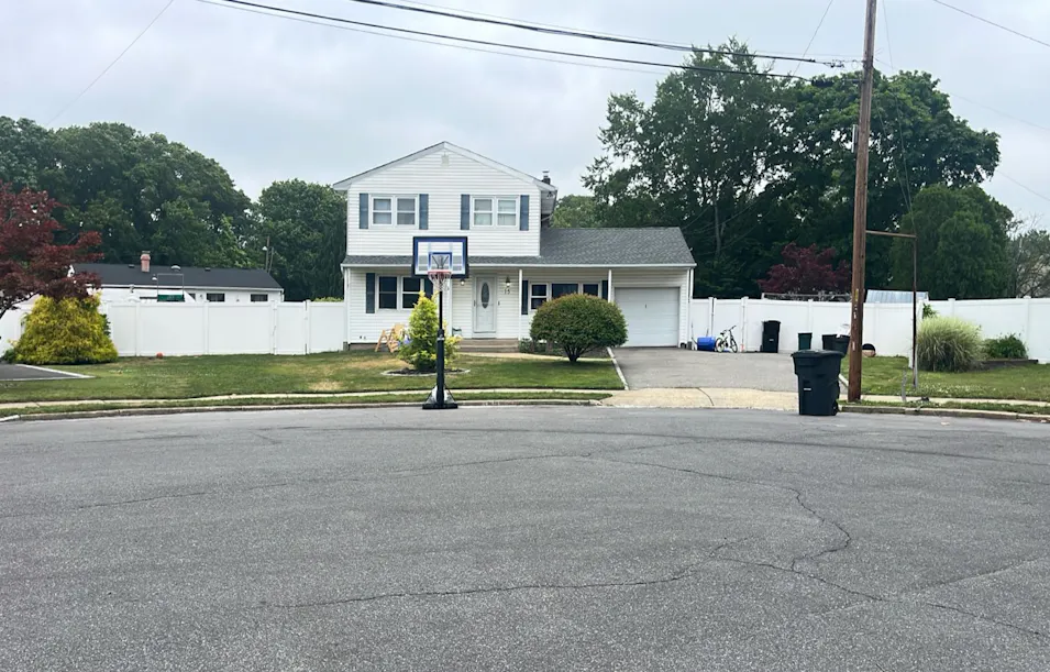 15 Leo Court Bay Shore, NY 11706, Suffolk County