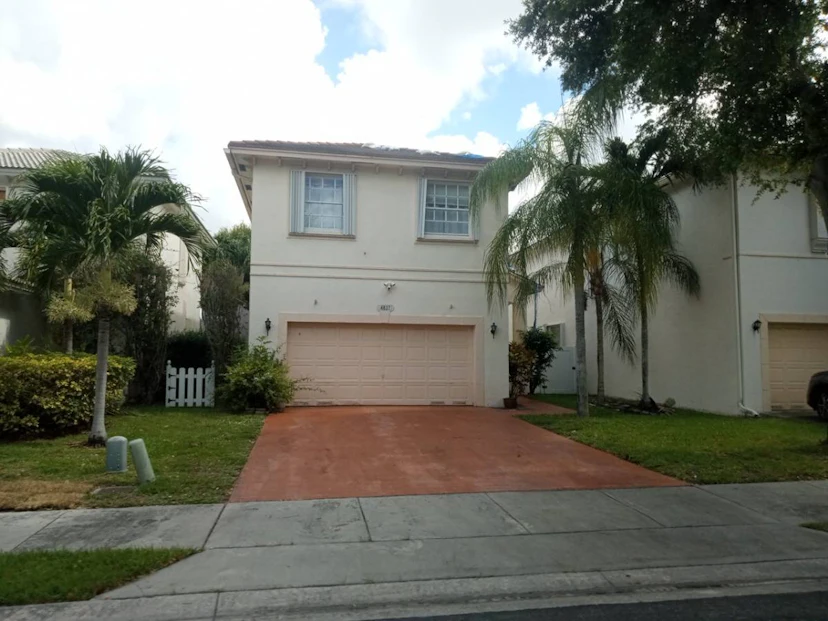 4837 Nw 20th Pl