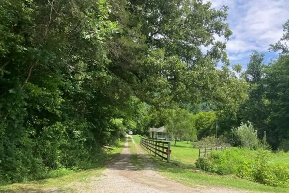482 Aaron Baird Rd Pioneer, TN 37847, Campbell County