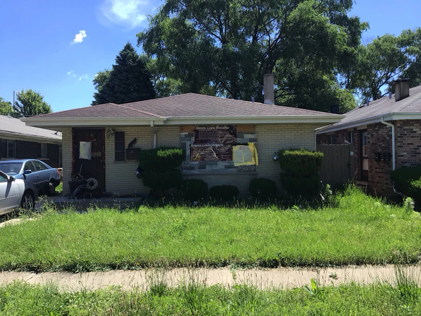 381 Greenbay Ave