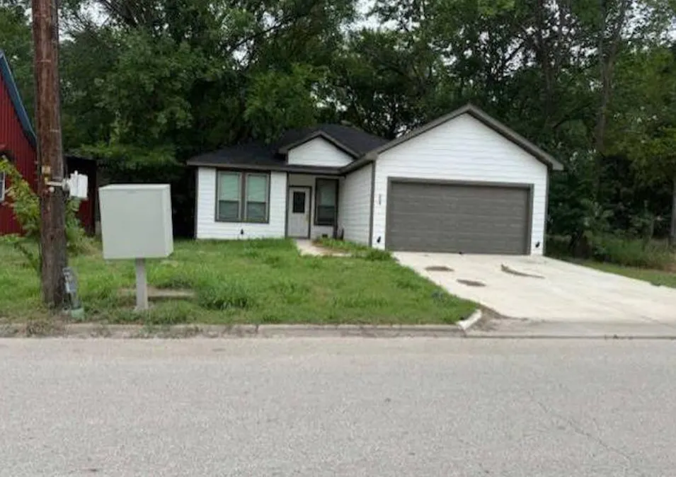 308 N Goodman Ave Kerens, TX 75144, Navarro County