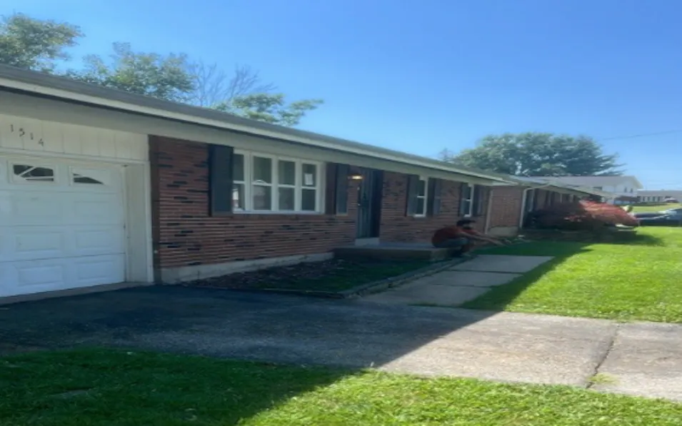 1514 Saint Ives Dr Saint Louis, MO 63136, St. Louis County