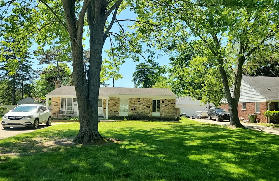 7820 Carpenter St Shelby Township, MI 48317, Macomb County