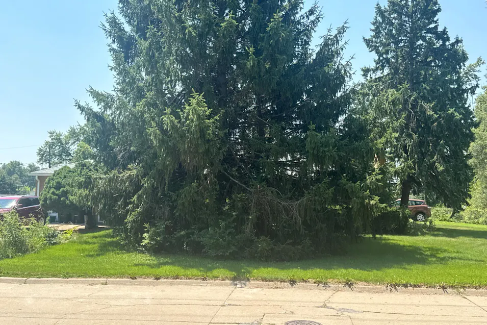 5445 Crown Point Ave Omaha, NE 68104, Douglas County