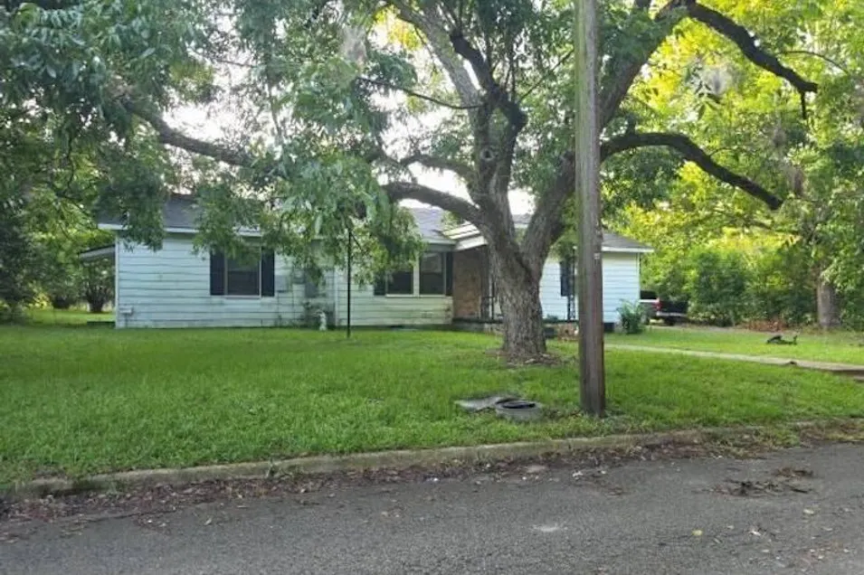 607 S Williams St Overton, TX 75684, Rusk County
