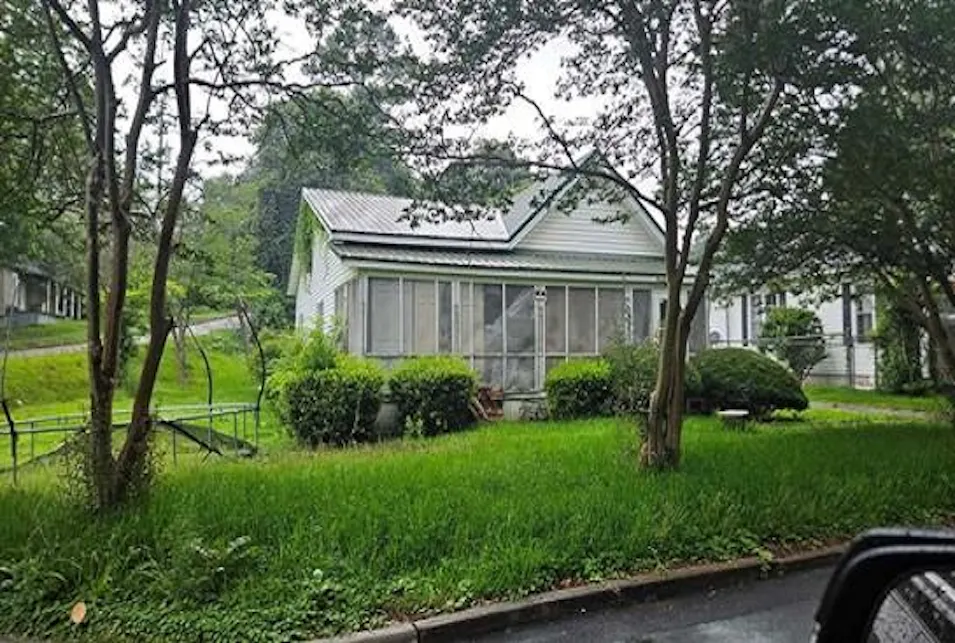 810 Peachtree St Roanoke, AL 36274, Randolph County