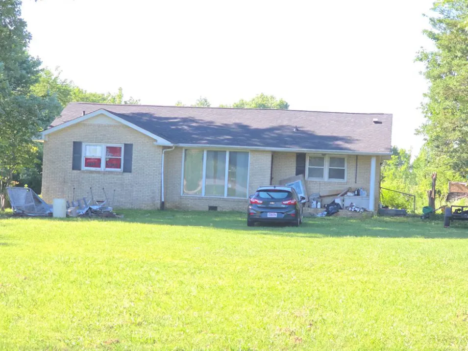3262 Dover Rd Woodlawn, TN 37191, Montgomery County