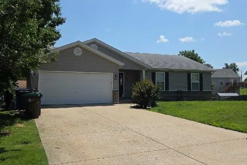 51 Hyde Dr Troy, MO 63379, Lincoln County