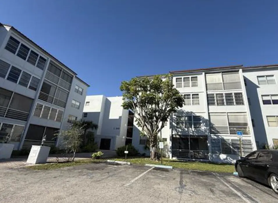 2850 Somerset Drive #414l Lauderdale Lakes, FL 33311, Broward County