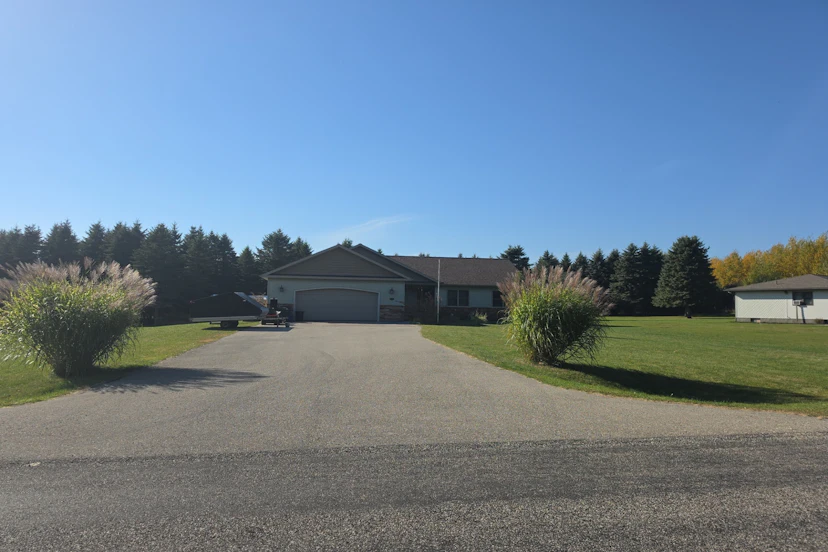 5292 S 45 1/2 Rd