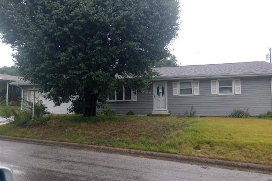 23 Frankfort Drive West Frankfort, IL 62896, Franklin County