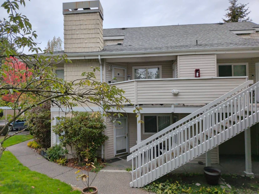 9210 Market Place Unit J104