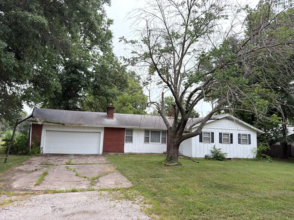407 E Elm St Drexel, MO 64742, Cass County