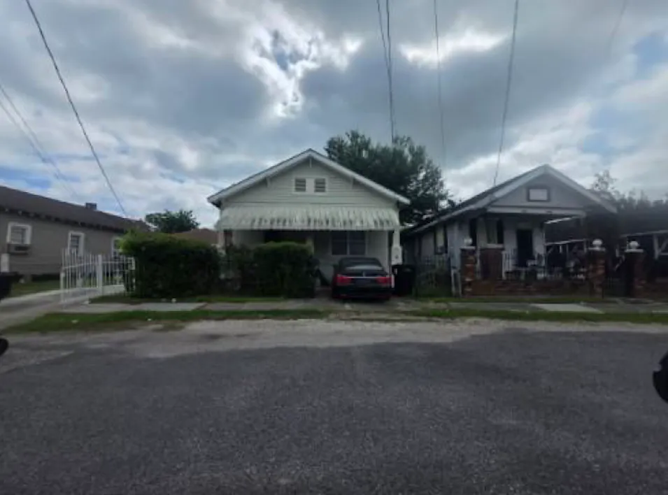 1112 Leboeuf St New Orleans, LA 70114, Orleans County
