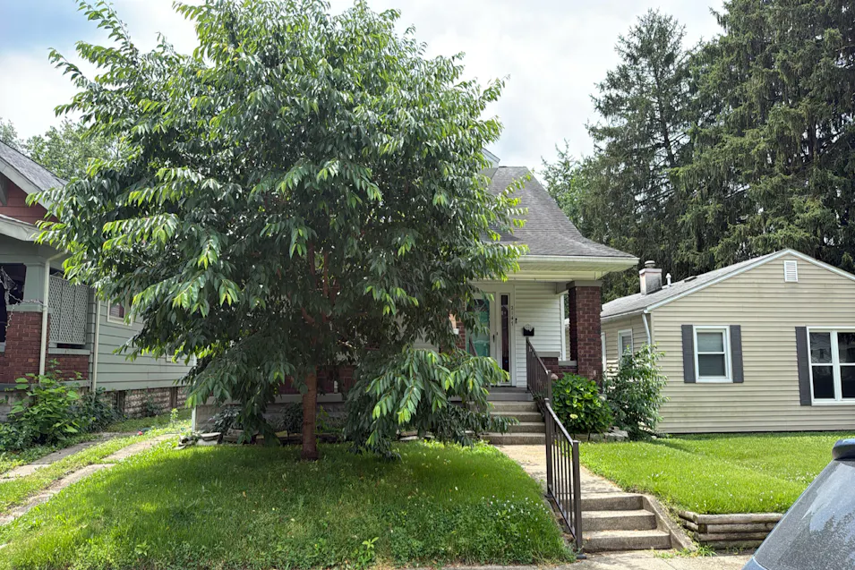 2147 Crawford St Terre Haute, IN 47803-2515, Vigo County