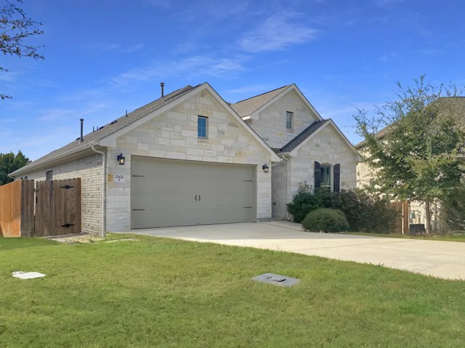 22621 Fountaingrass Ln Lago Vista, TX 78645, Travis County