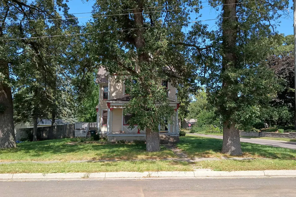 640 2nd St N Brownton, MN 55312, McLeod County