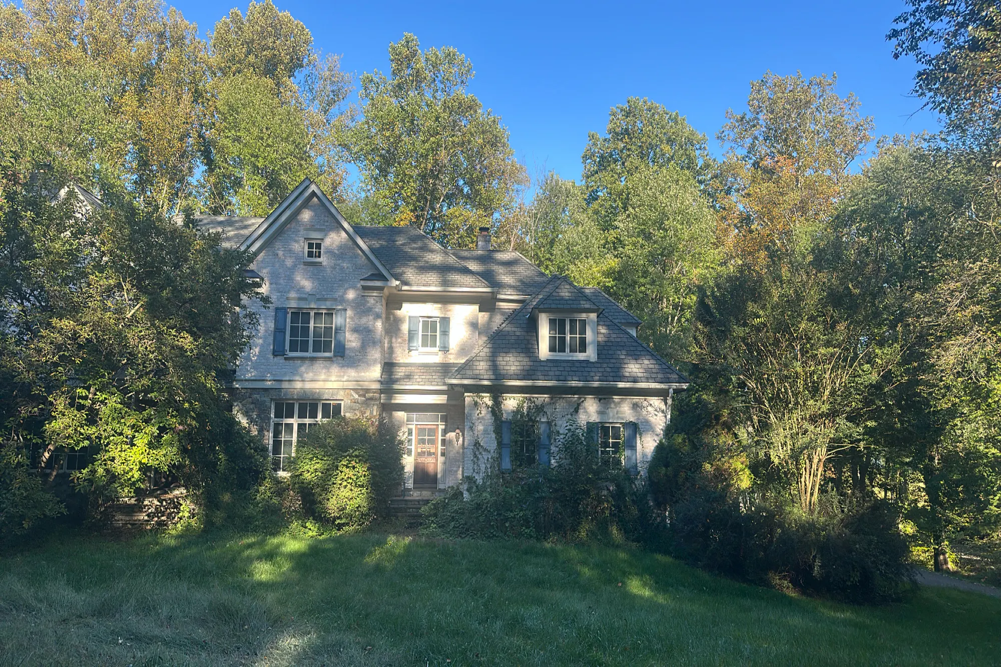 Walker Rd, Great Falls, VA 22066