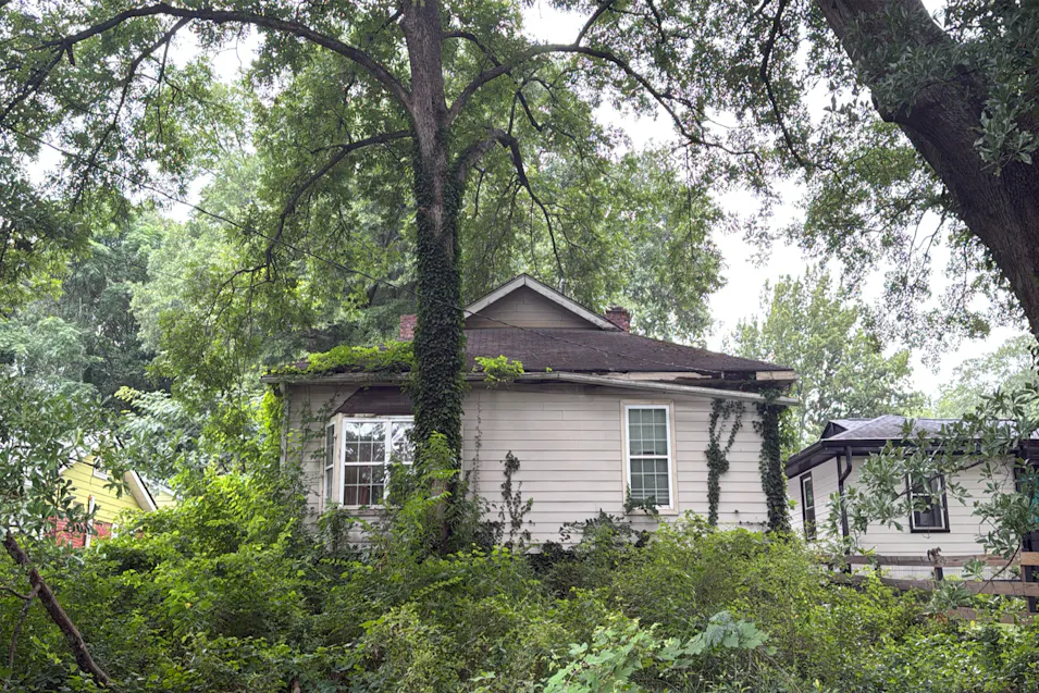 1099 Victory Dr SW Atlanta, GA 30310, Fulton County