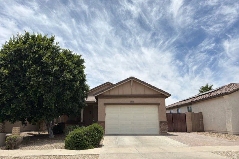 15609 W Laurel Ln