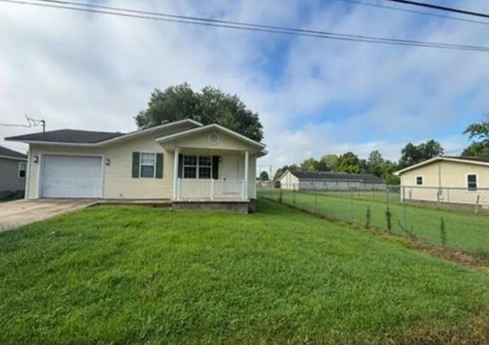 518 Nickey St Poplar Bluff, MO 63901, Butler County