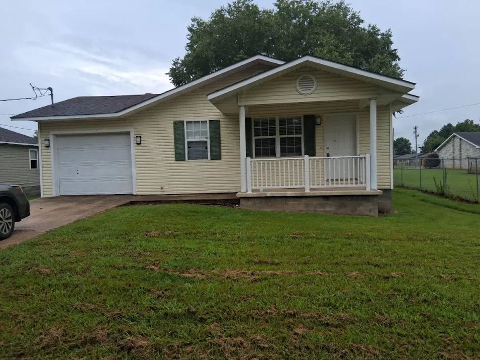 518 Nickey St Poplar Bluff, MO 63901, Butler County