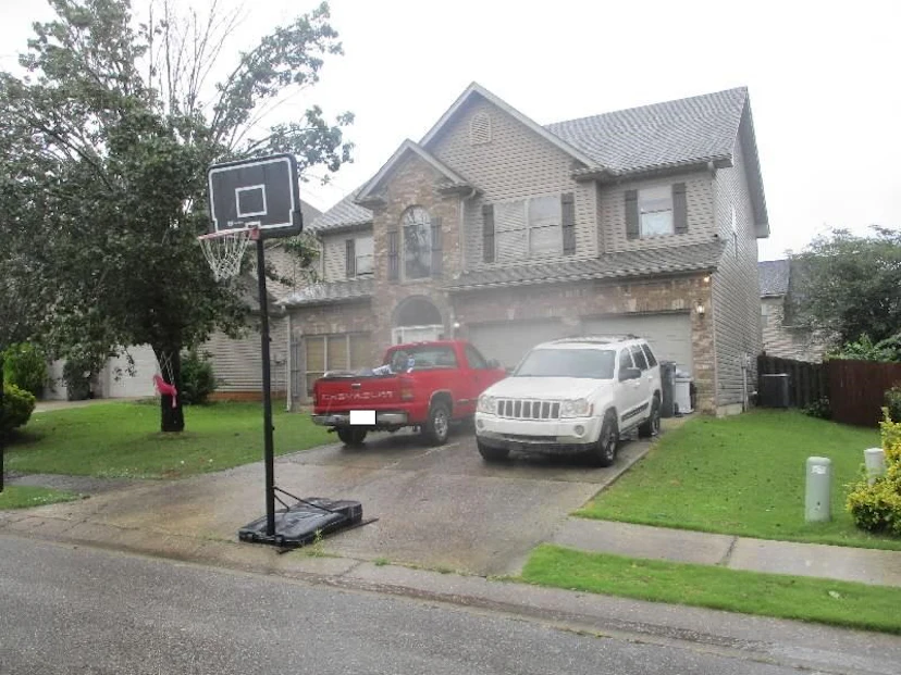 2033 Ansley Dr