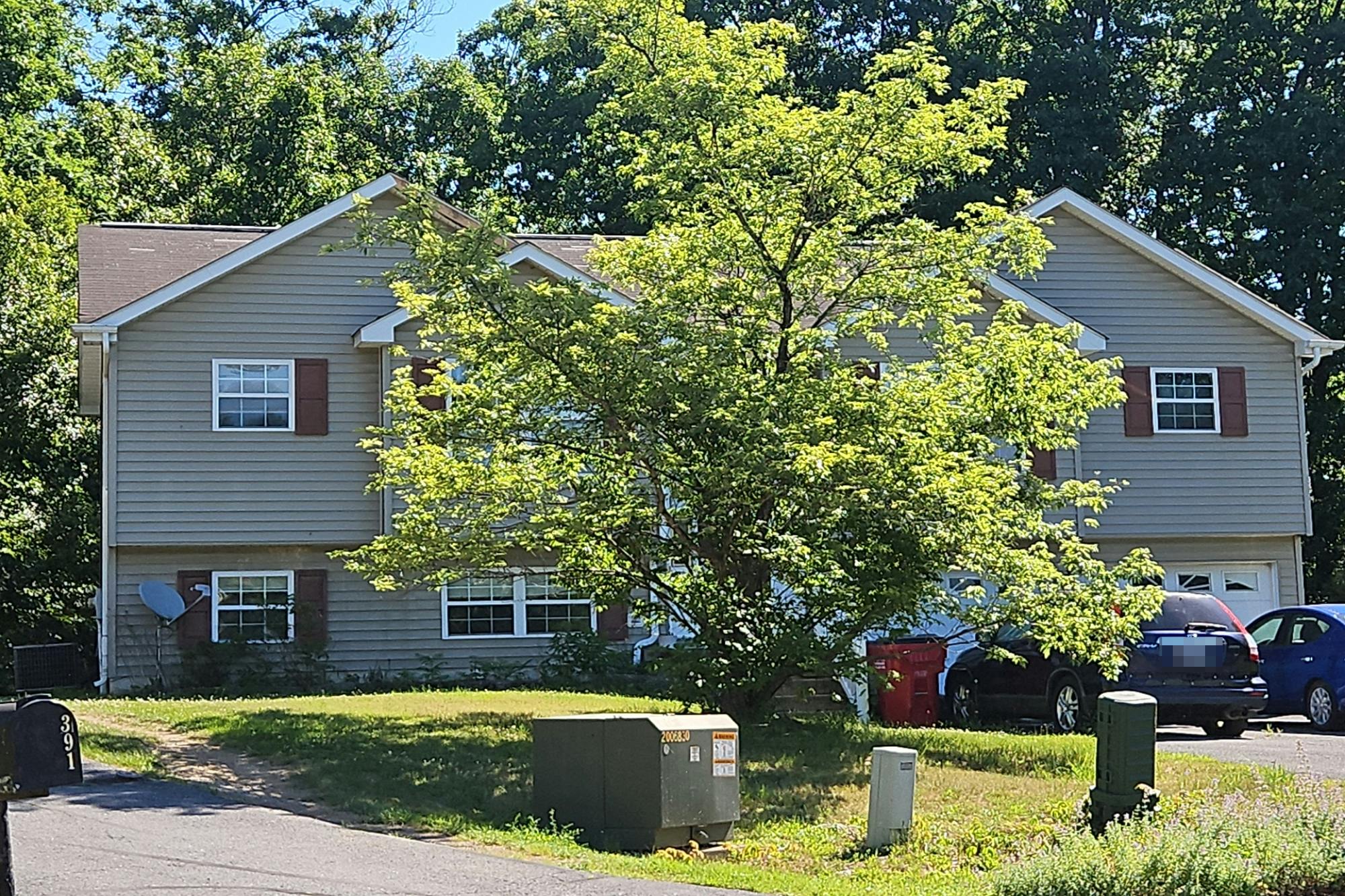 Longwood Dr, Bunker Hill, WV 25413