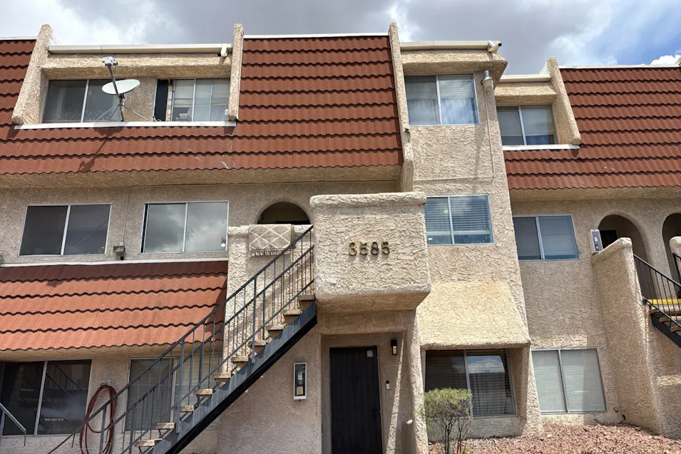 3585 Arville St 402 B Las Vegas, NV 89103, Clark County