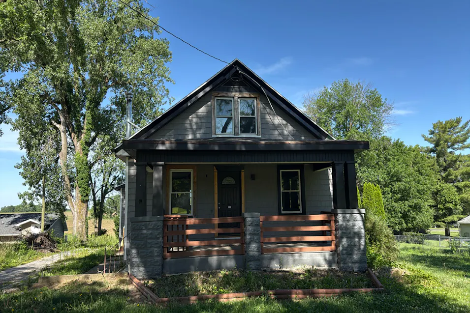 2716 S 24th St Quincy, IL 62305, Adams County