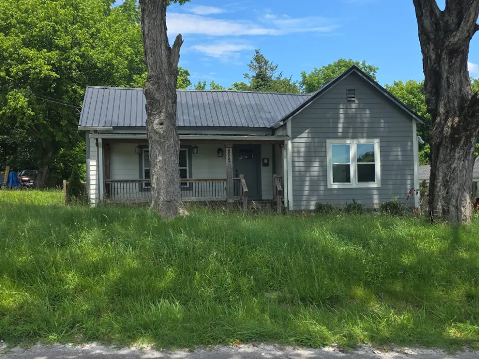 202 Cherry St Dickson, TN 37055, Dickson County