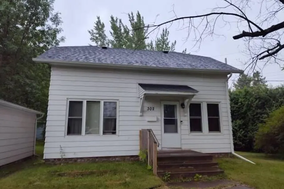 302 North Road Cloquet, MN 55720, Carlton County