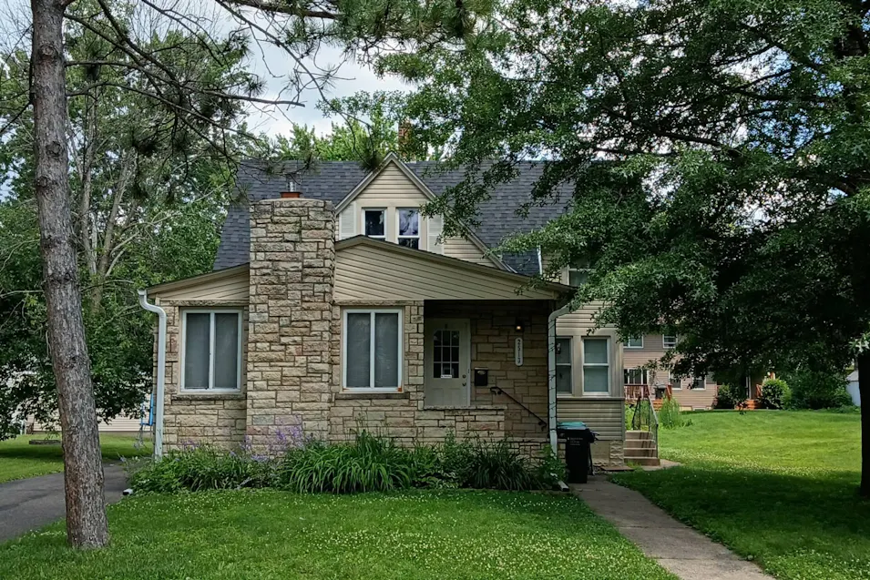 2513 15th Av E North St Paul, MN 55109, Ramsey County