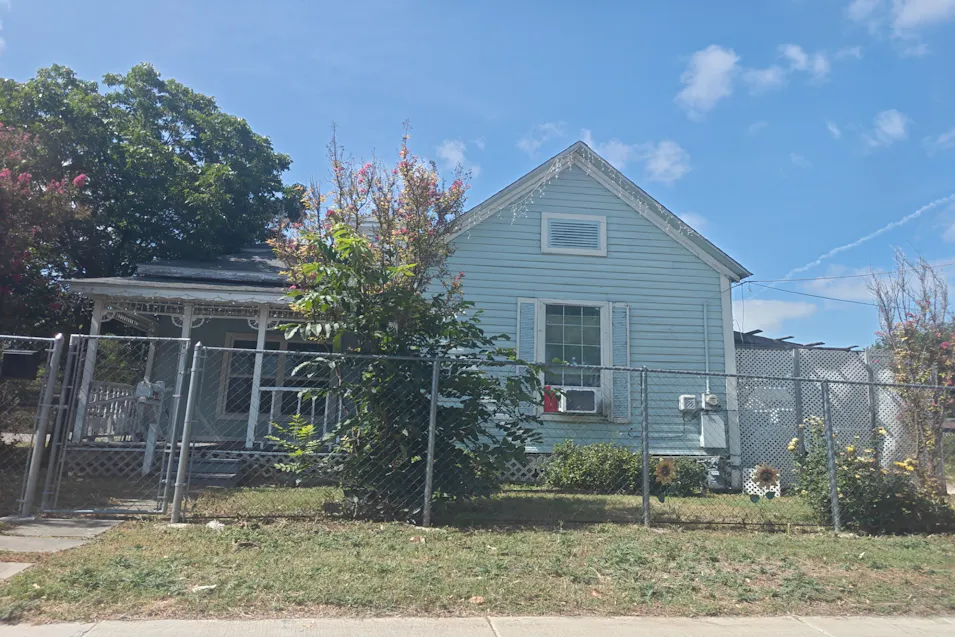 3102 W Houston St San Antonio, TX 78207, Bexar County