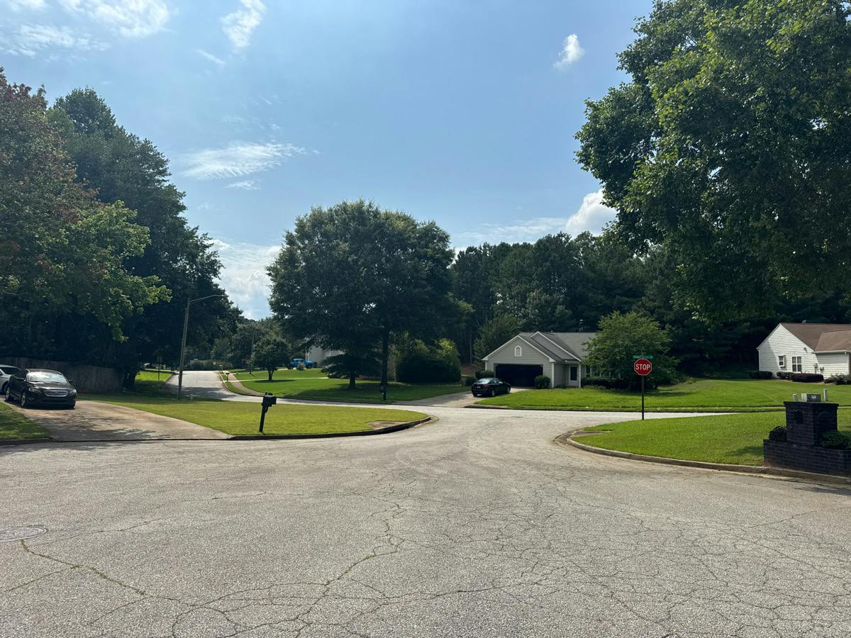 Hidden Valley Cir, Marietta, GA 30008