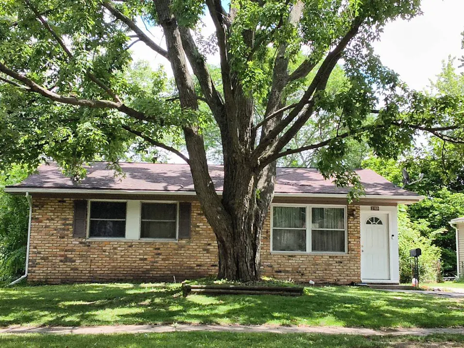 3709 Kendalwood Dr Lansing, MI 48911, Ingham County