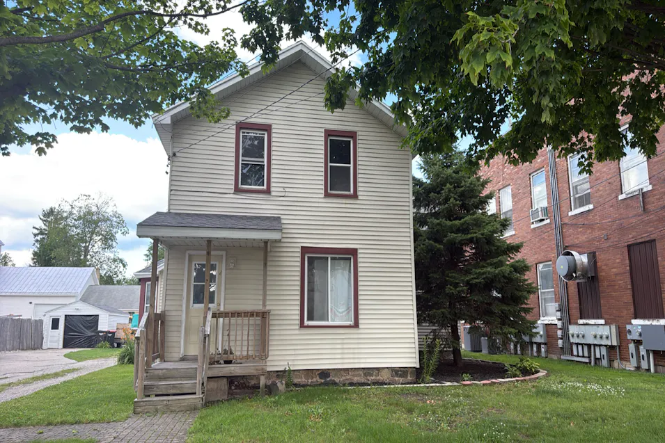 120 N Lake St SE Caledonia, MI 49316, Kent County