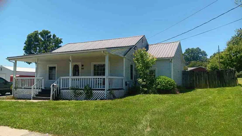 606 Berkey St Salem, IN 47167, Washington County