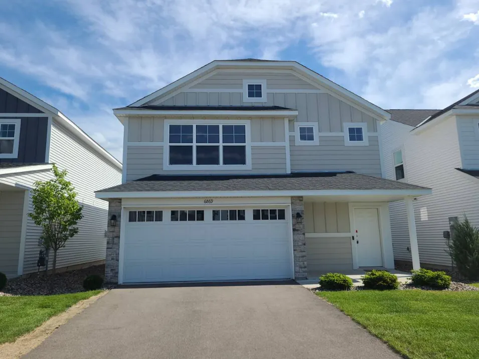6869 101st St S Cottage Grove, MN 55016, Washington County