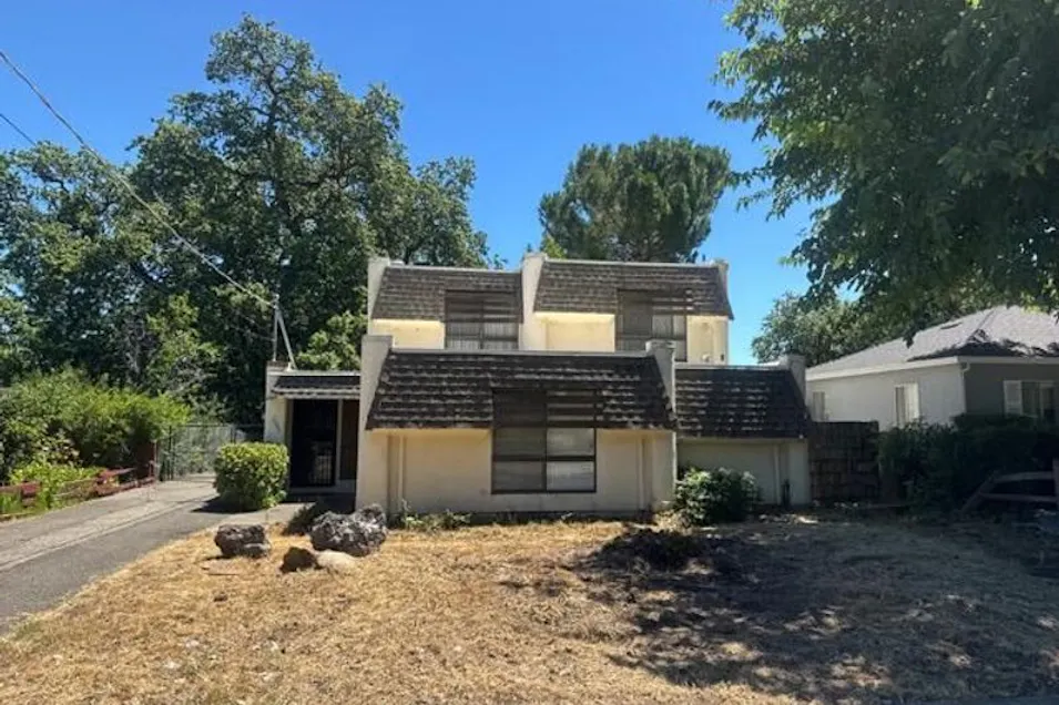 2045 Canal Dr Redding, CA 96001, Shasta County