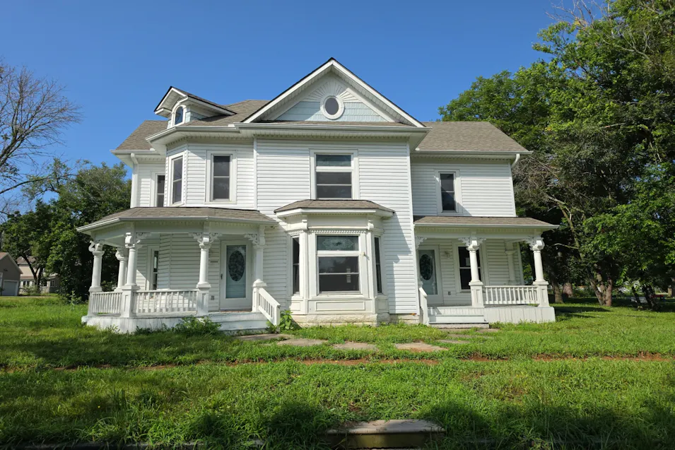 607 Main St Garden City, MO 64747, Cass County